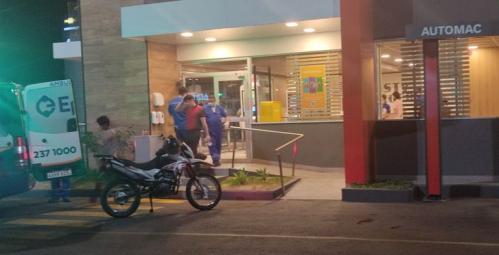Hirieron a 6 funcionarios de McDonald’s durante un asalto